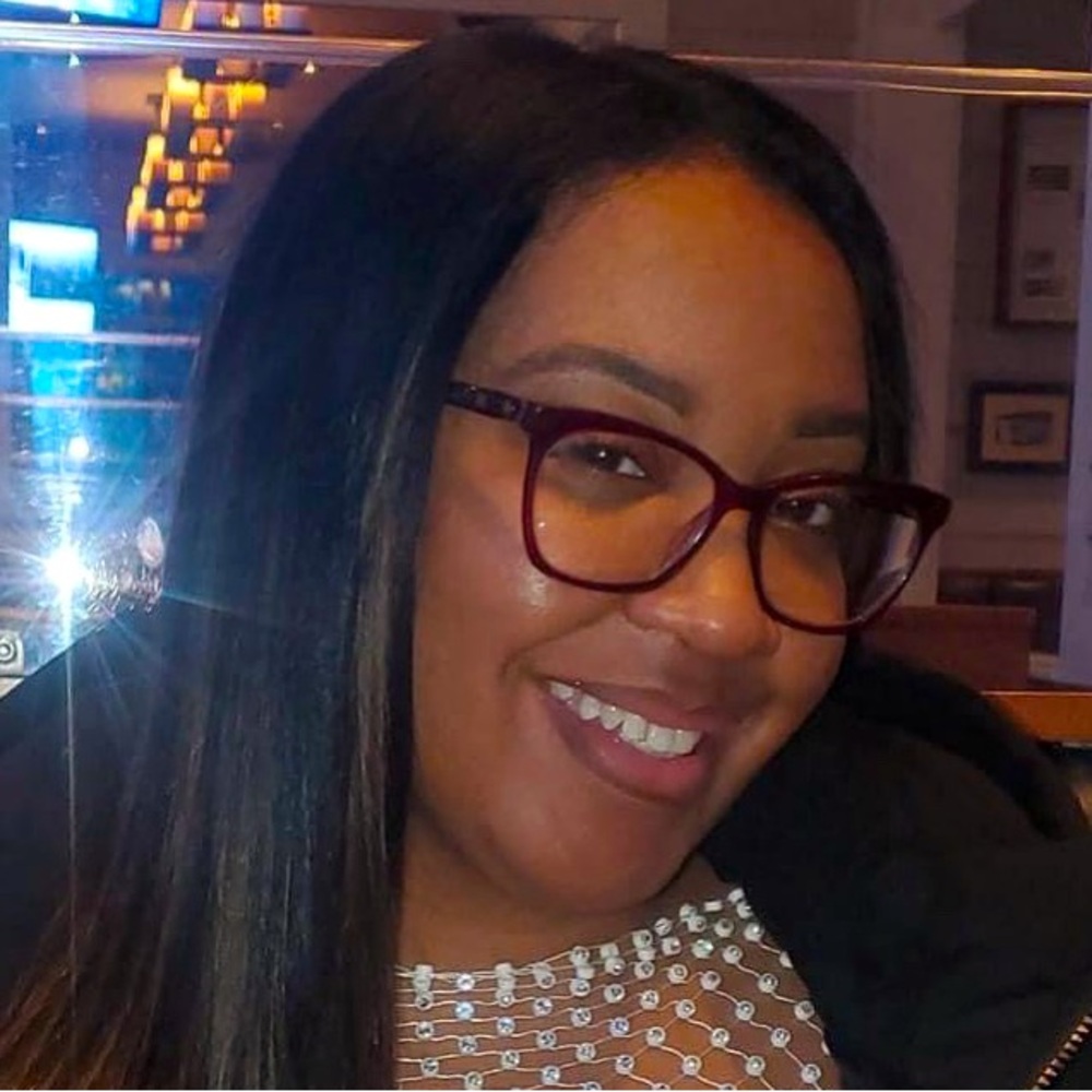 Meet your Posher, Crystal